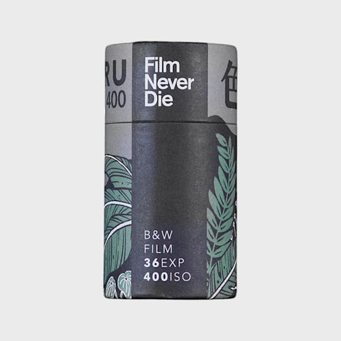 FilmNeverDie Yoru 400 pellicule 35 N&B