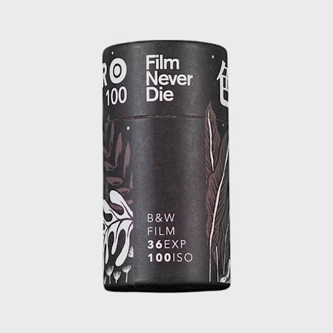 FilmNeverDie Kuro 200 pellicule 35 N&B