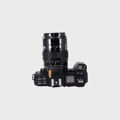 Minolta 7000 AF 35mm SLR film camera with 35-105mm f3.5-4.5 lens