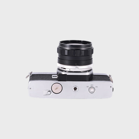 Minolta SRT 100X 35mm SLR Film Camera with 28mm f3.5 Lens