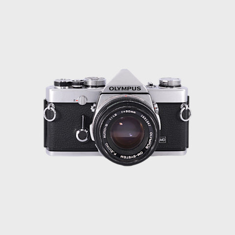 Olympus OM-1 Reflex 35mm argentique avec 50mm f1.8 objectif