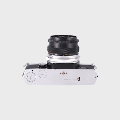 Olympus OM-1 Reflex 35mm argentique avec 50mm f1.8 objectif