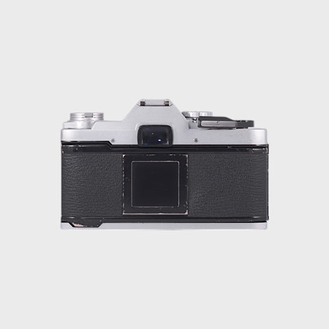 Olympus OM-30 Reflex 35mm argentique avec objectif 28mm f3.5