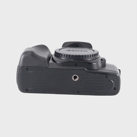 Canon EOS 750 Reflex 35mm argentique boîtier uniquement