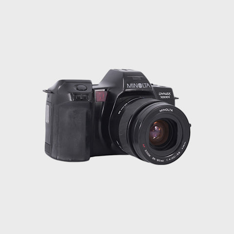 Minolta Dynax 7000i 35mm SLR film camera with 35-80mm lens