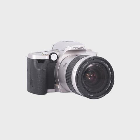 Minolta Dynax 4 35mm SLR film camera with 28-80mm lens