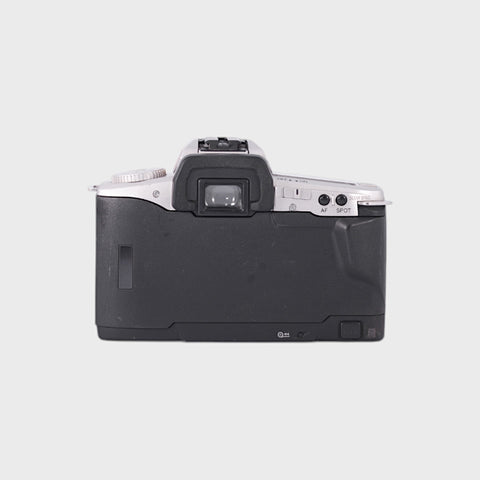 Minolta Dynax 4 35mm SLR film camera with 28-80mm lens