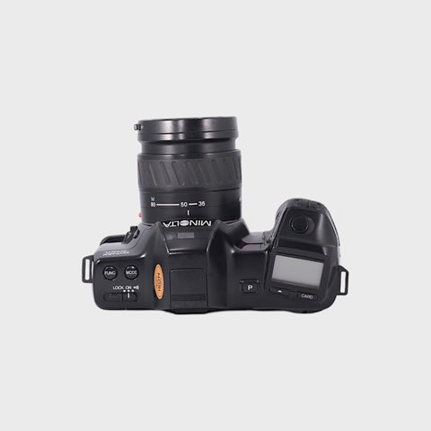 Minolta Dynax 7000i 35mm SLR film camera with 35-80mm lens