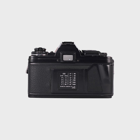 Minolta X-700 Reflex 35mm argentique avec 50mm f1.7 objectif