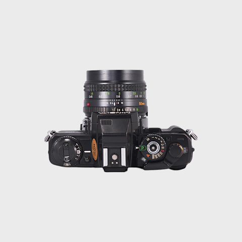 Minolta X-700 Reflex 35mm argentique avec 50mm f1.7 objectif