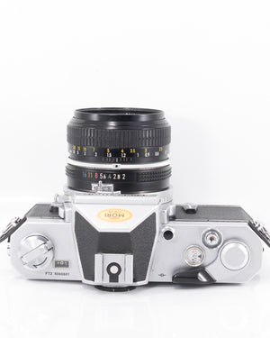 Nikon Nikkormat FT2 Reflex 35mm argentique avec 50mm f2