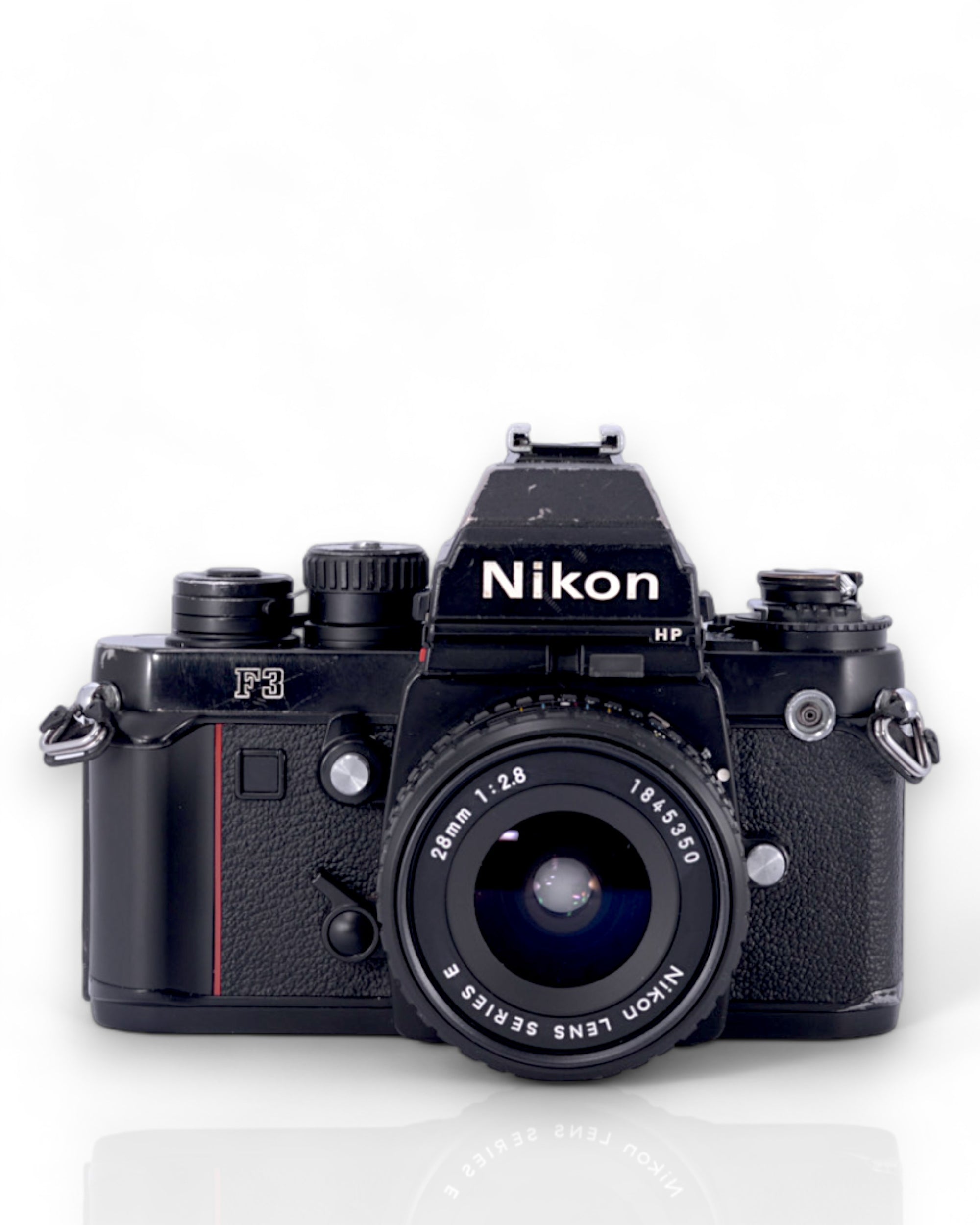 Nikon F3 P Reflex 35mm argentique avec 28mm f2.8 objectif