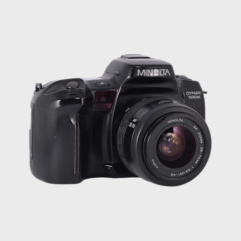 Minolta Dynax 700si 35mm SLR film camera with 35-70mm 3.5-4.5 zoom lens