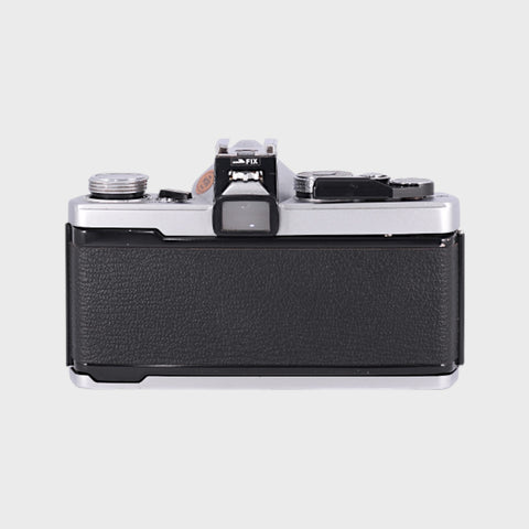 Olympus OM-1 Reflex 35mm argentique avec 50mm f1.8 objectif