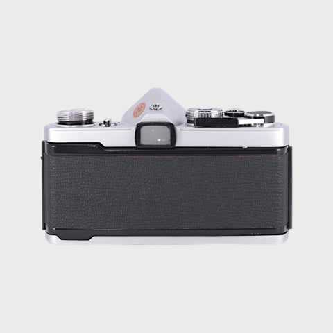 Olympus OM-1 Reflex 35mm argentique avec 50mm f1.8 objectif