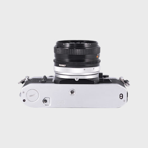 Canon AE-1 Reflex 35mm argentique avec 50mm f1.8 objectif