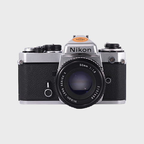 Nikon FE Reflex 35mm argentique avec 50mm f1.8 objectif