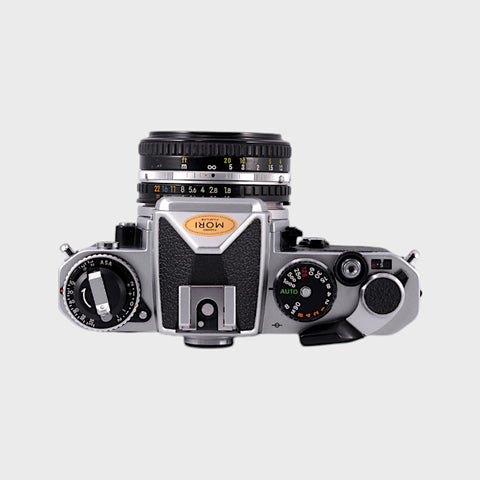 Nikon FE Reflex 35mm argentique avec 50mm f1.8 objectif