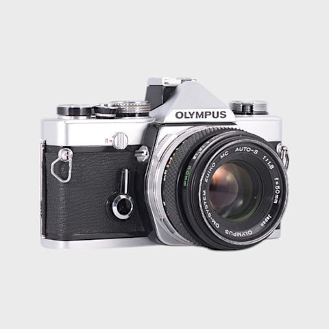 Olympus OM-1 Reflex 35mm argentique avec 50mm f1.8 objectif