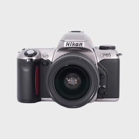 Nikon F65 Reflex 35mm argentique avec 28-80mm objectif