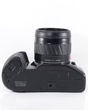 Minolta Dynax 500si Reflex 35mm argentique avec 50mm f3.5 macro objectif