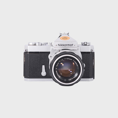 Nikon Nikkormat FT Reflex 35mm argentique avec 50mm f1.4 objectif