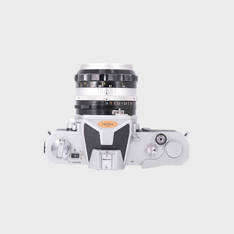 Nikon Nikkormat FT Reflex 35mm argentique avec 50mm f1.4 objectif