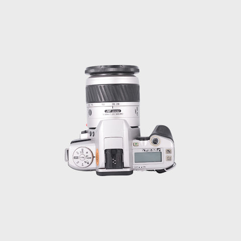 Minolta Dynax 4 35mm SLR film camera with 28-80mm lens
