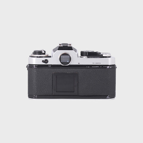 Nikon FE Reflex 35mm argentique avec 50mm f1.8