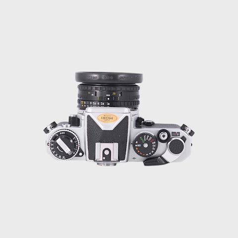 Nikon FE Reflex 35mm argentique avec 50mm f1.8