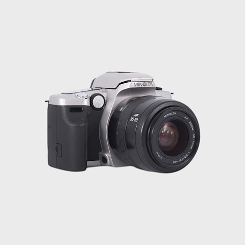 Minolta Dynax 5 35mm SLR film camera with 35-70mm lens