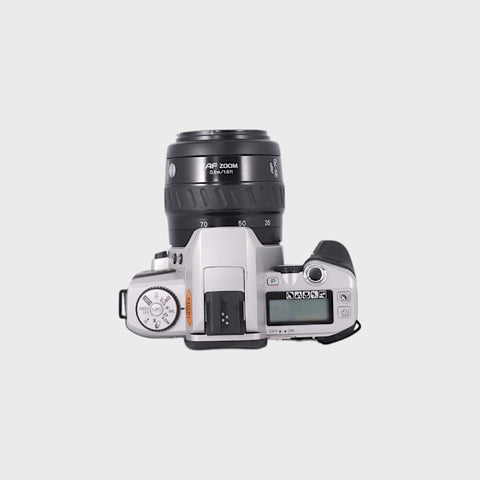 Minolta Dynax 5 35mm SLR film camera with 35-70mm lens
