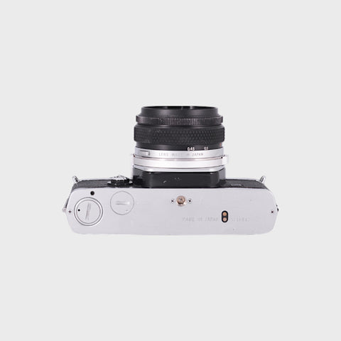 Olympus OM-1 Reflex 35mm argentique avec 50mm f1.8 objectif