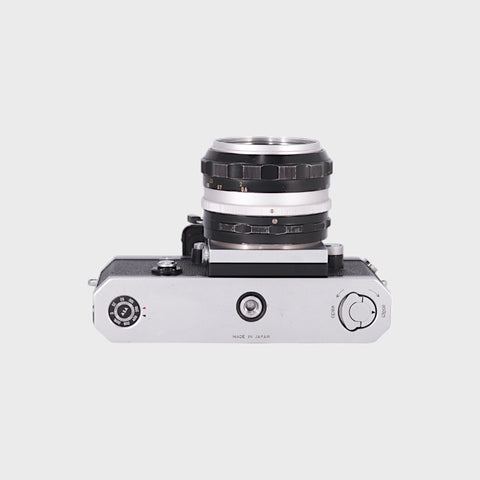 Nikon F Reflex 35mm argentique avec 50mm f1.4 objectif