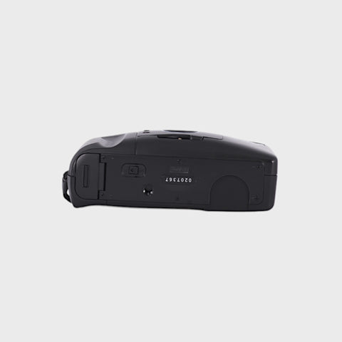 Vivitar R‑600 35 mm point & shoot film camera with 35 mm f4.5 lens