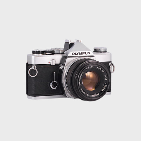 Olympus OM-1 Reflex 35mm argentique avec 50mm f1.8 objectif