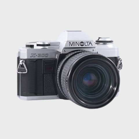 Minolta X-300 Reflex 35mm argentique avec 35-70mm objectif