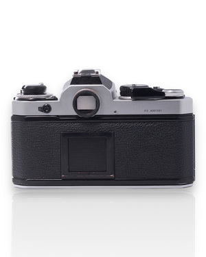 Nikon FE Reflex 35mm argentique avec 50mm f2 objectif