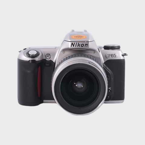 Nikon F65 Reflex 35mm argentique avec 28-80mm objectif