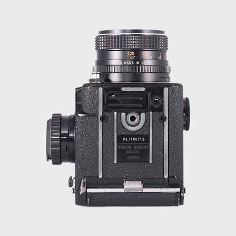 Mamiya 645J Moyen Format argentique avec 80mm f2.8 objectif