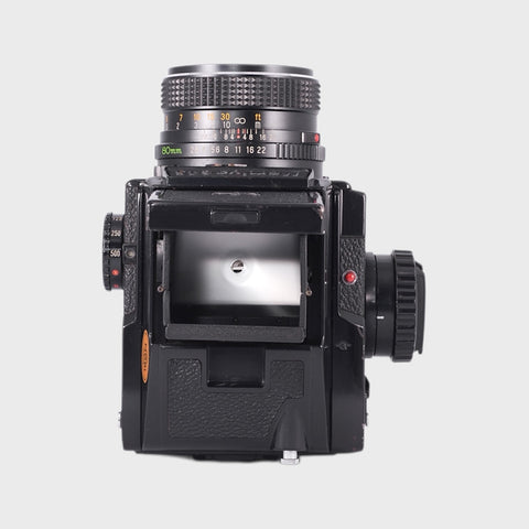 Mamiya 645J Moyen Format argentique avec 80mm f2.8 objectif
