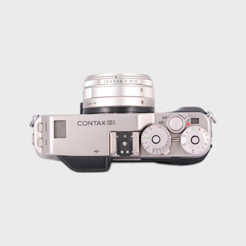 Contax G1 Télémétrique 35mm argentique avec flash et 28mm f2.8 objectif